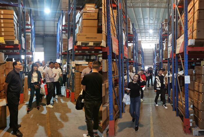 91香蕉视频破解版智能照明（míng） | 明星經銷商座談（tán）會暨24年春季新品調研會